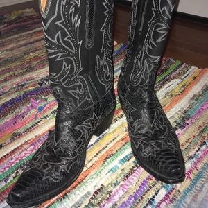 Excellent condition Lucchese python boots